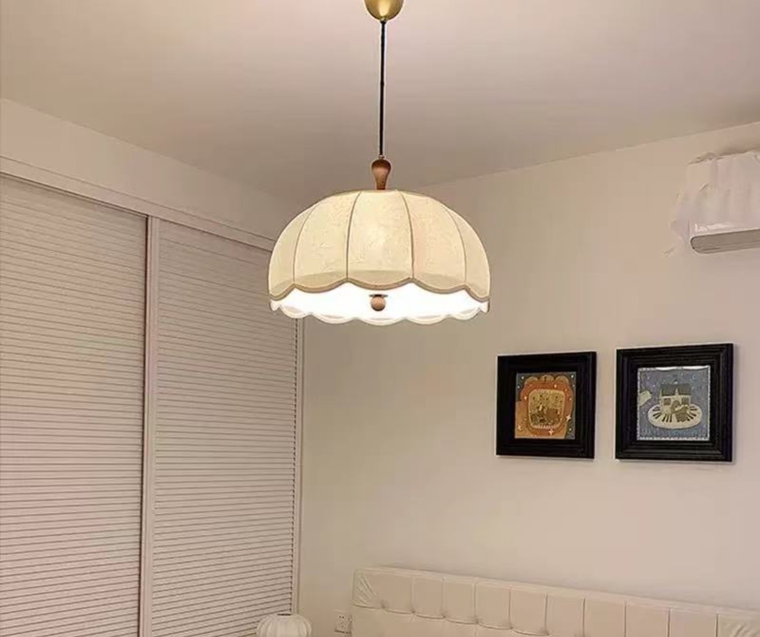 Scalloped Pendant Light 038