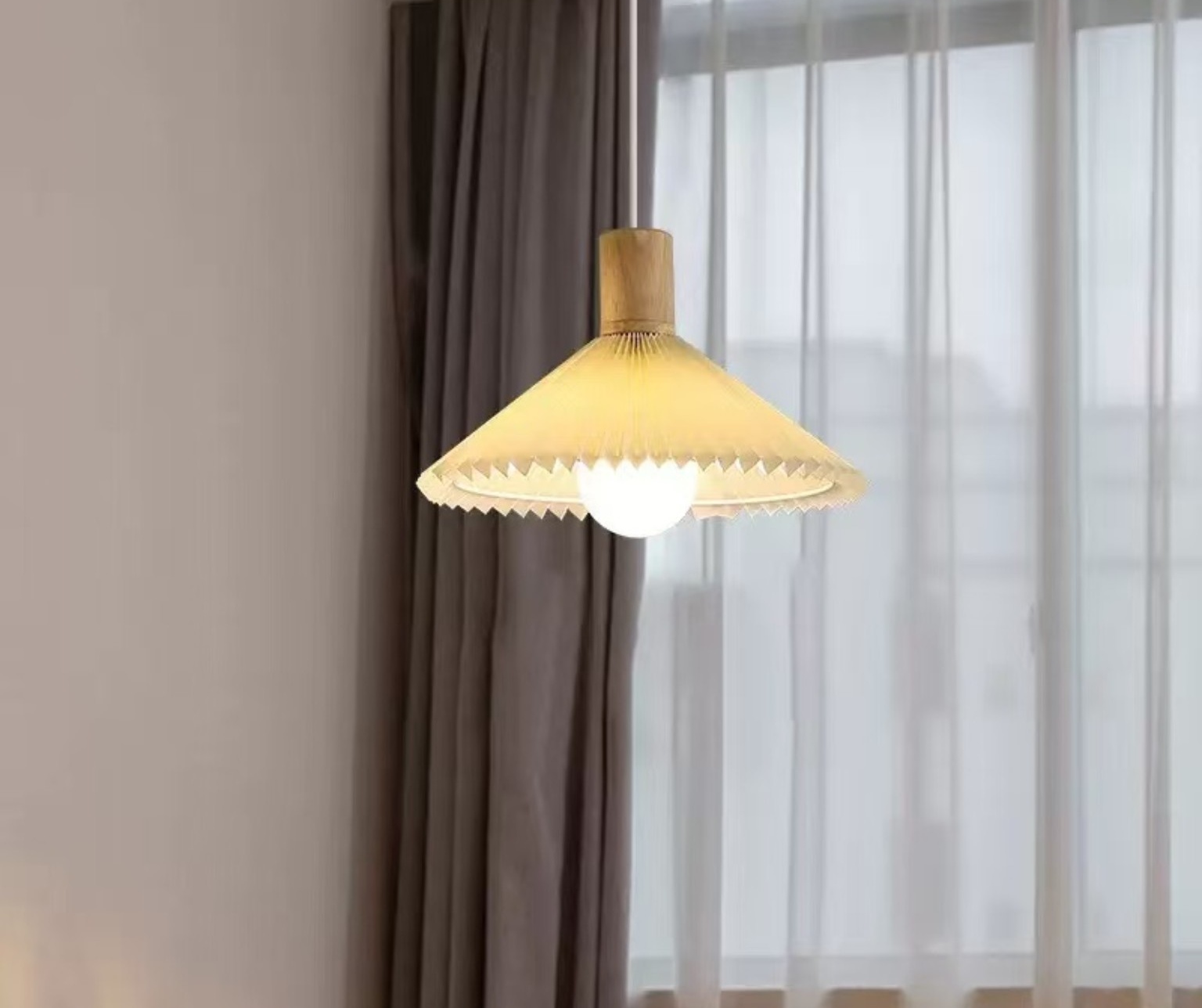 Scalloped Pendant Light 040