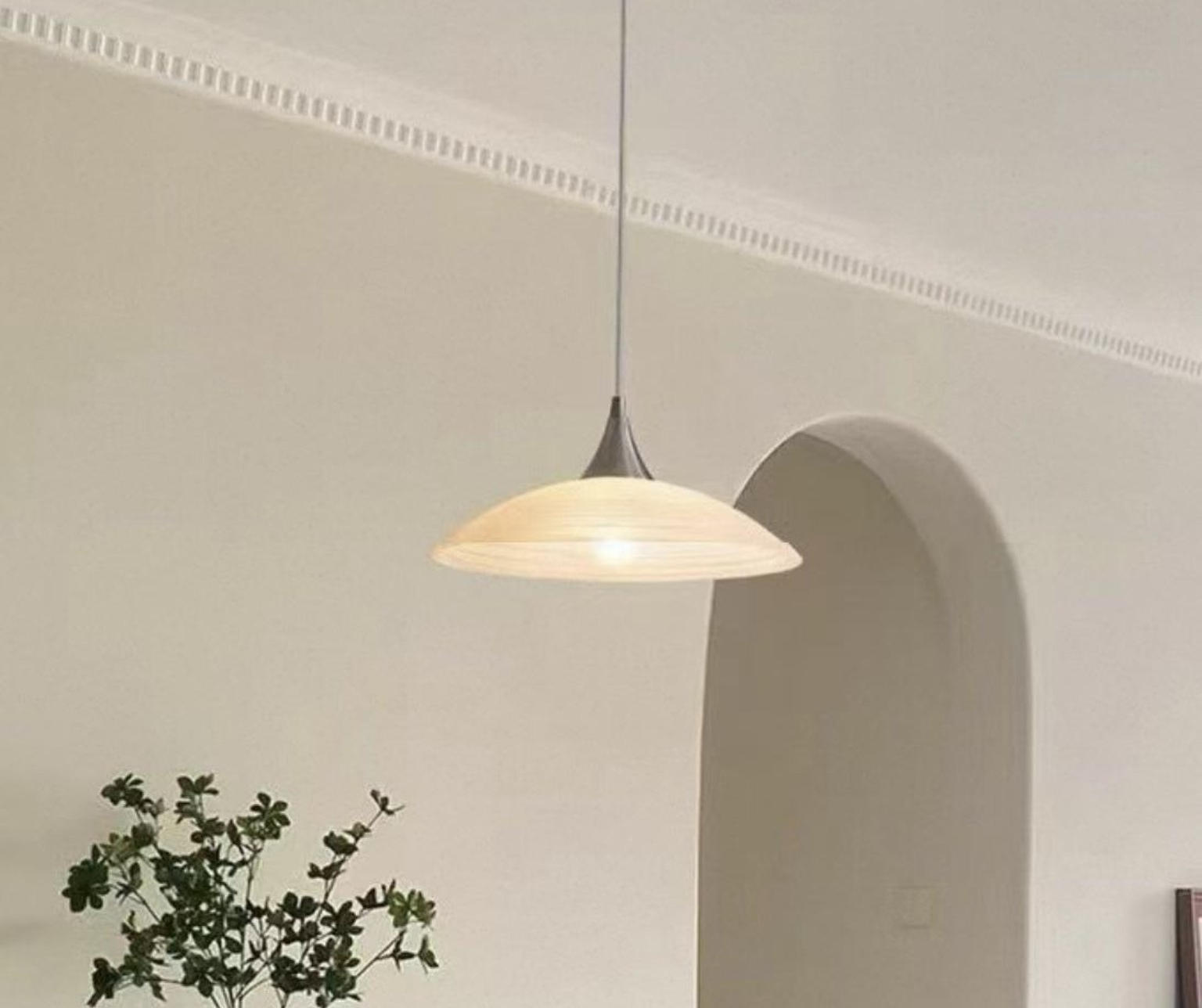 Minimal Disc Pendant Light 049